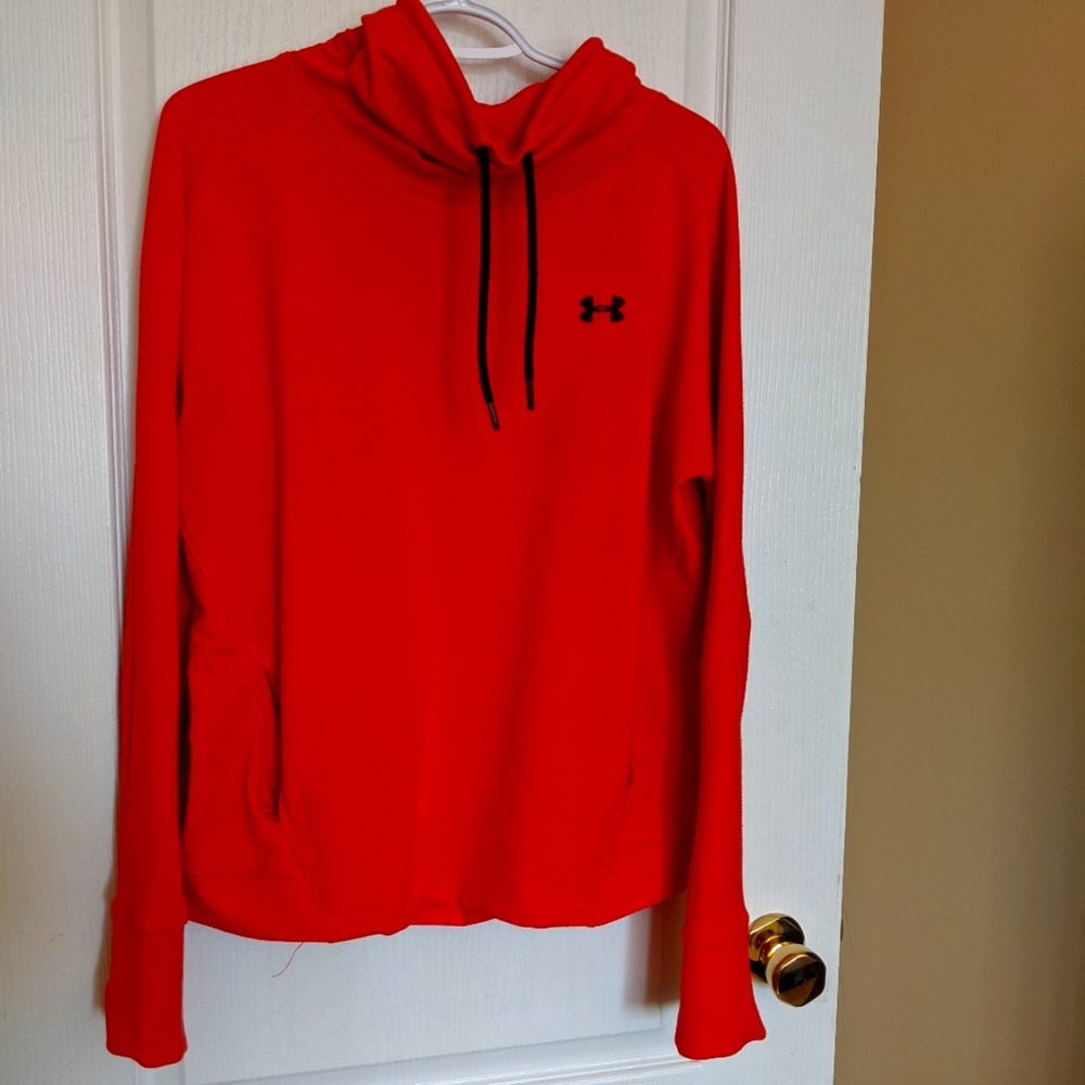 Under armor long sleeve shirt with front pocket